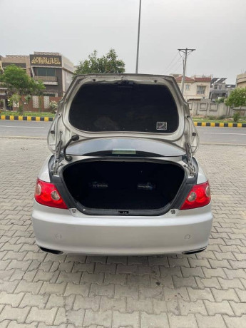 toyota-mark-x-2004-big-1