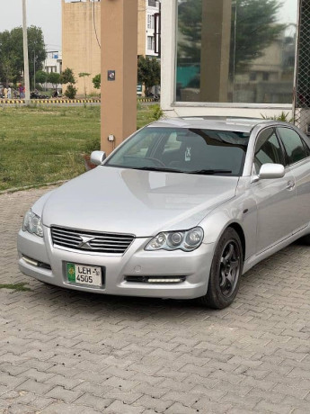 toyota-mark-x-2004-big-10
