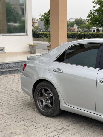 toyota-mark-x-2004-big-7