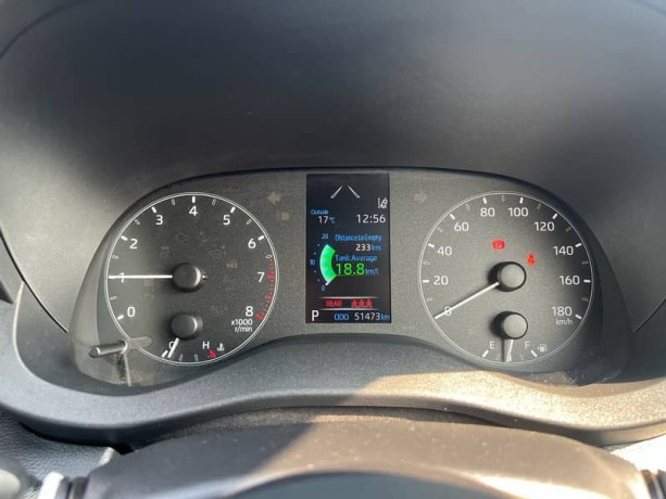 toyota-yaris-hatchback-big-13