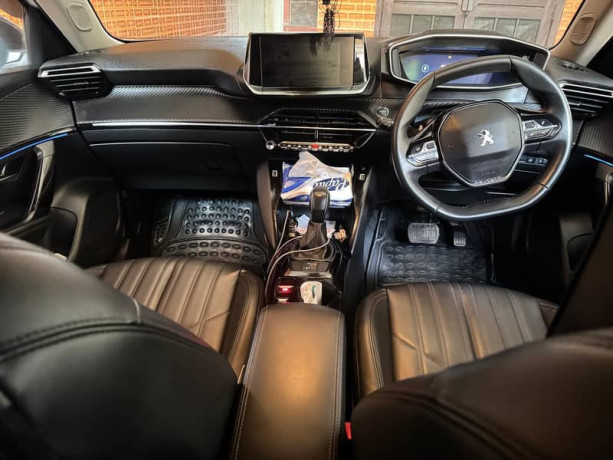 peugeot-2008-allure-2022-big-13