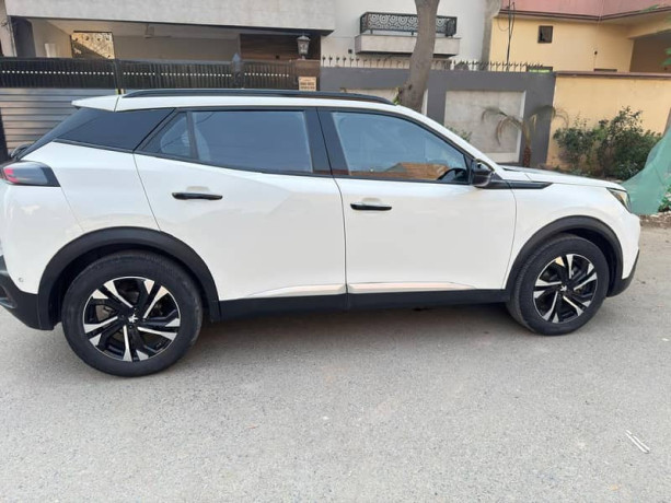 peugeot-2008-allure-2022-big-8