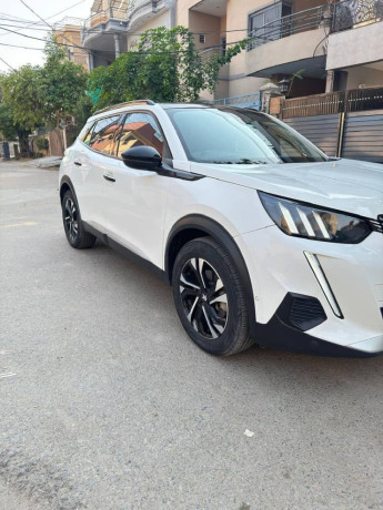 peugeot-2008-allure-2022-big-7