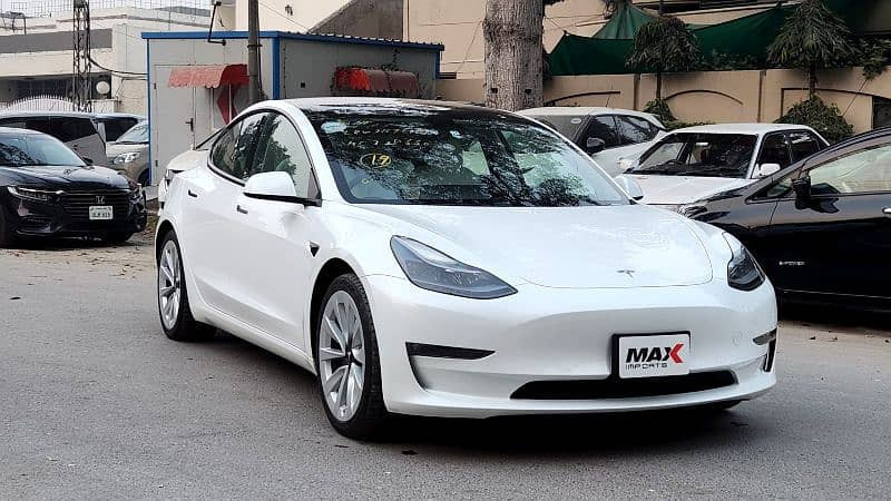 tesla-model-3-dual-motor-long-range-much-better-than-sonata-crown-big-0