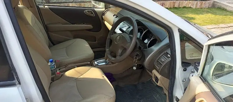 honda-city-idsi-2004-automatic-1718-average-in-city-long-2021-big-11