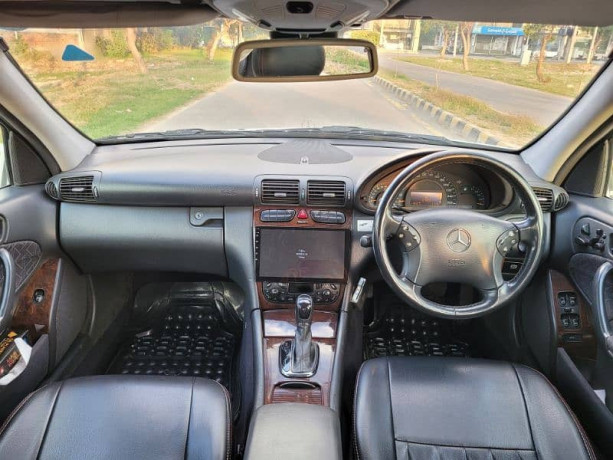 mercedes-c-class-20022018-protocol-car-big-9