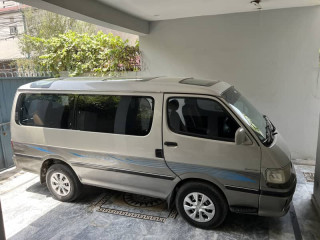 toyota-hiace-super-custom-in-excellent-condition