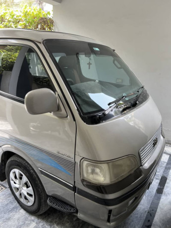 toyota-hiace-super-custom-in-excellent-condition-big-12