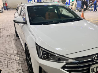 hyundai-elantra-2021