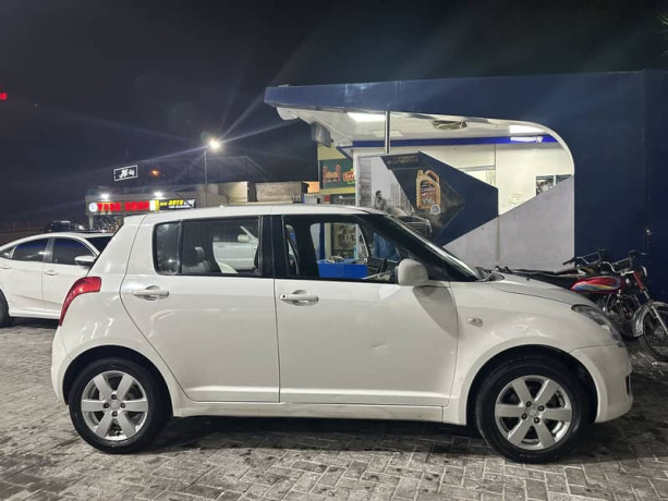 suzuki-swift-dlx-13-automatic-big-6