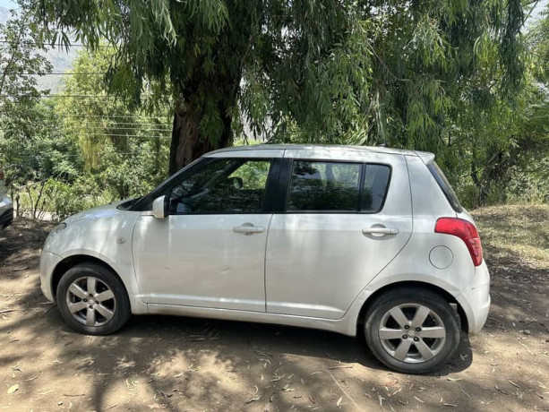 suzuki-swift-dlx-13-automatic-big-8