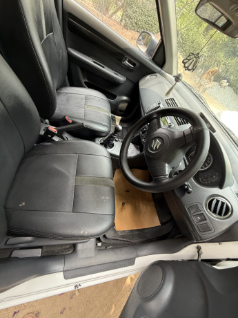 suzuki-swift-dlx-13-navigation-big-3