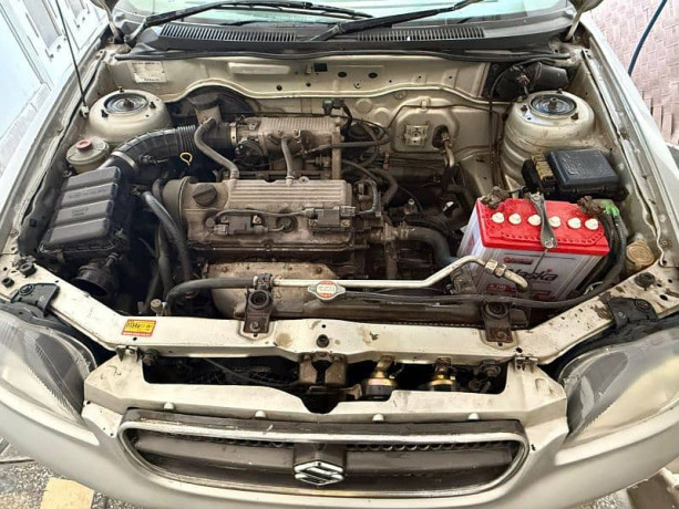 suzuki-baleno-2004-big-6