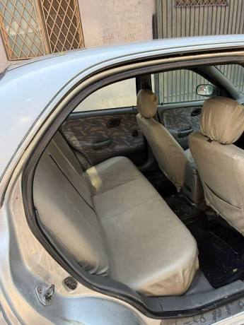 suzuki-baleno-2004-big-5