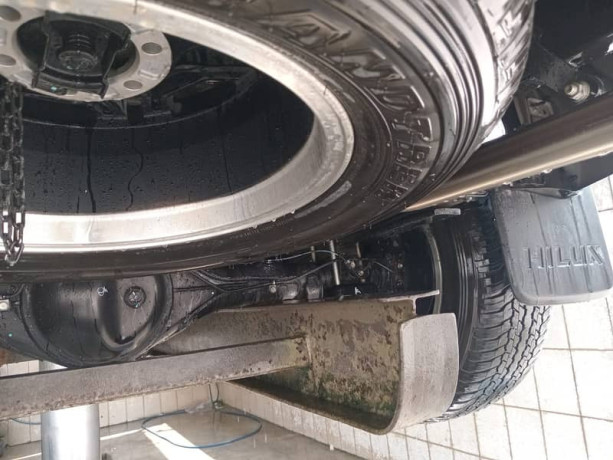 toyota-hilux-revo-v-automatic-28-2021-big-15