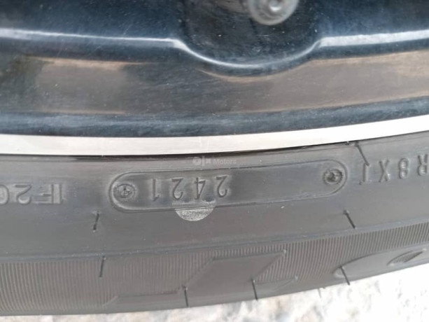 toyota-hilux-revo-v-automatic-28-2021-big-12