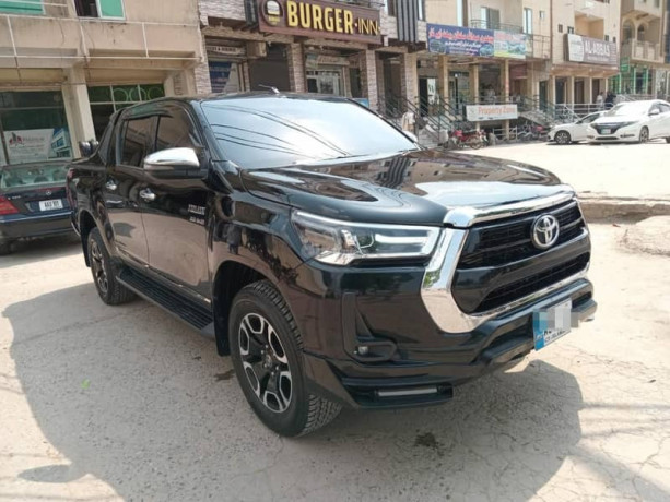 toyota-hilux-revo-v-automatic-28-2021-big-7