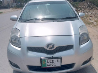 toyota-vitz