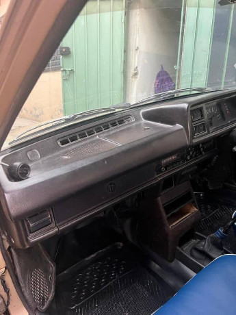 daihatsu-charade-1982-big-11