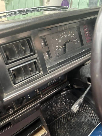 daihatsu-charade-1982-big-10