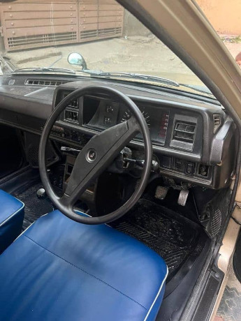 daihatsu-charade-1982-big-8