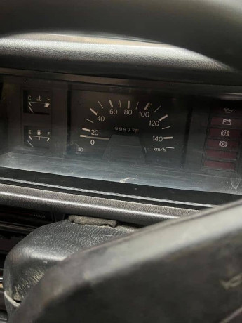 daihatsu-charade-1982-big-7