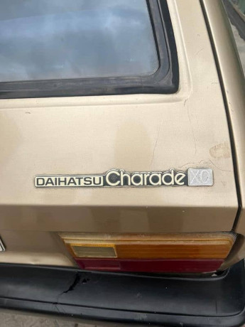 daihatsu-charade-1982-big-18