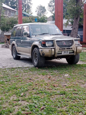 mitsubishi-pajero-mmc-england-model-big-4