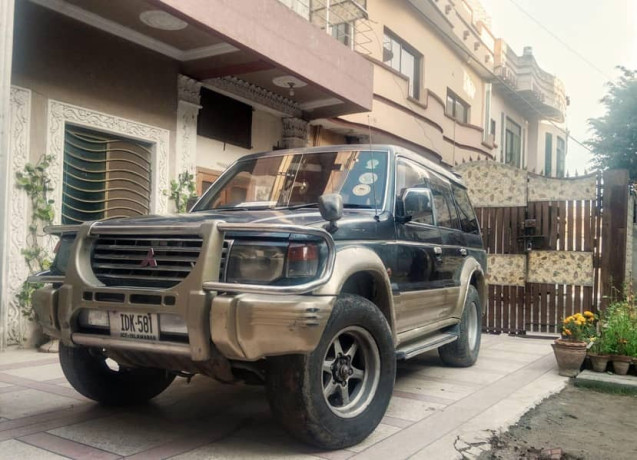 mitsubishi-pajero-mmc-england-model-big-2