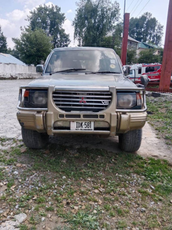 mitsubishi-pajero-mmc-england-model-big-3