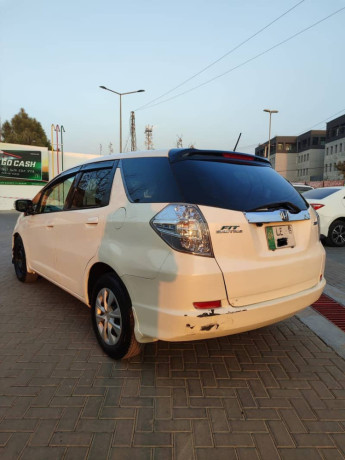 honda-fit-shuttle-2011-2015-big-5