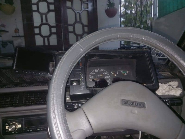 suzuki-mehran-vxr-2012-big-16