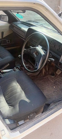 toyota-corolla-1982-big-6