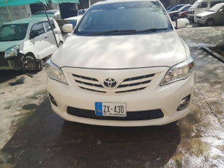 toyota-corolla-gli-2013
