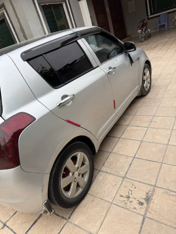 suzuki-swift-2011-big-5