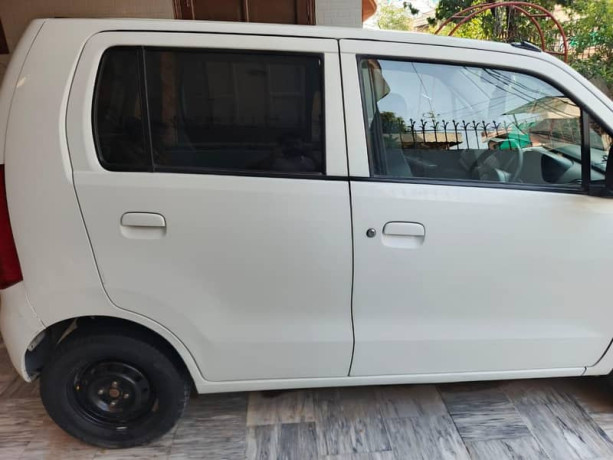 wagon-r-2017-big-18