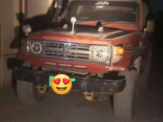 toyota-land-cruiser-1987