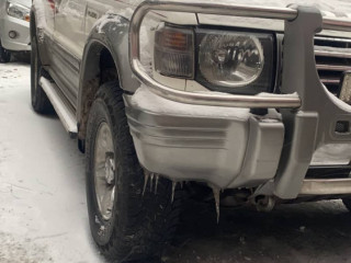 mitsubishi-pajero-1995