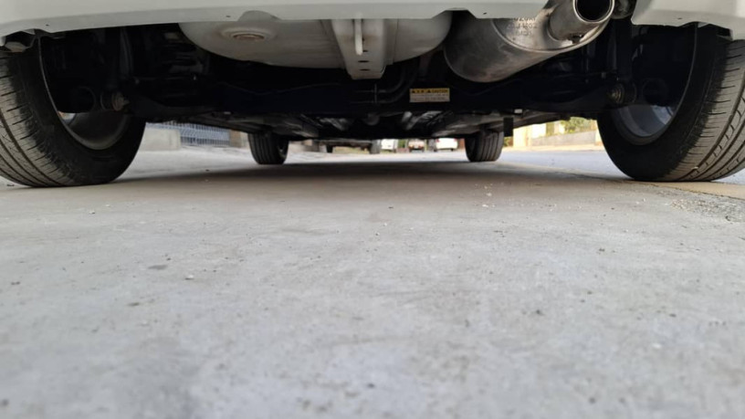 suzuki-swift-dlx-13-big-16