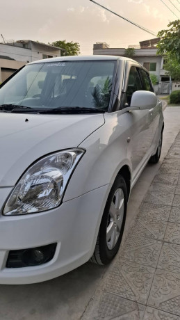 suzuki-swift-dlx-13-big-5