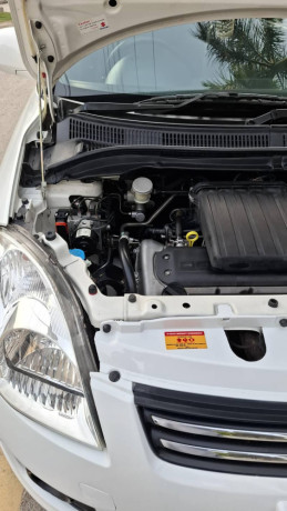 suzuki-swift-dlx-13-big-8