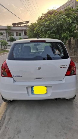 suzuki-swift-dlx-13-big-1