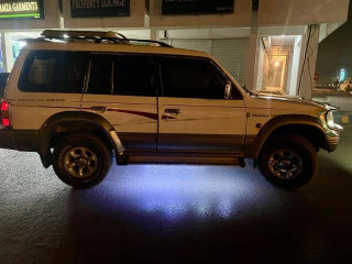 mitsubishi-pajero-2000