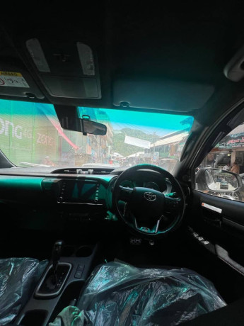 toyota-hilux-revo-v-automatic-28-2022-big-9
