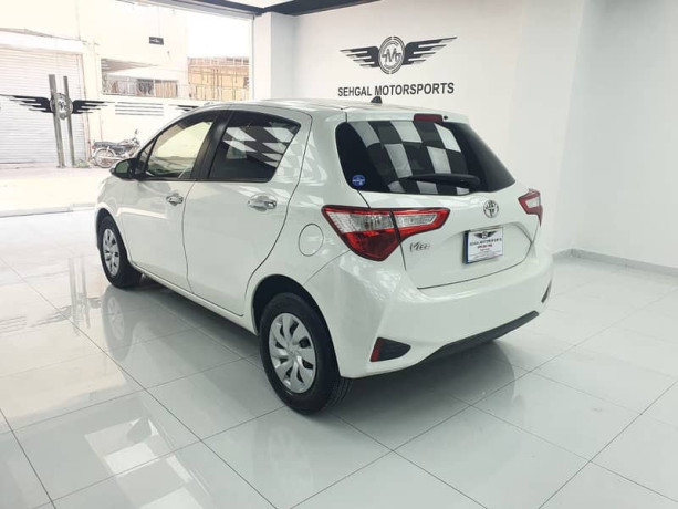 toyota-vitz-f-10-2019-big-5