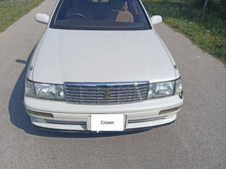 toyota-crown-royal-saloon