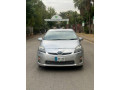toyota-prius-2011-small-8