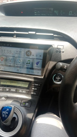 toyota-prius-2011-big-3