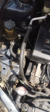toyota-corolla-altis-2004-big-2