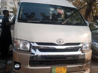 toyota-hiace-2017